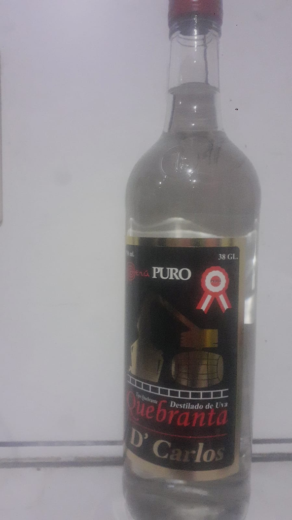 DCARLOS PISCO PURO QUEBRANTA 750mL